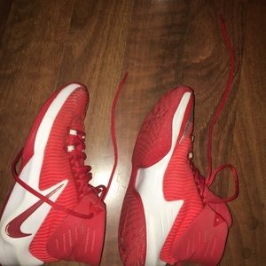 Nike zoom basketball shoes